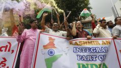 Indická vláda v pondělí oznámila, že se rozhodla zrušit zvláštní autonomní status severoindického státu Džammú a Kašmír.