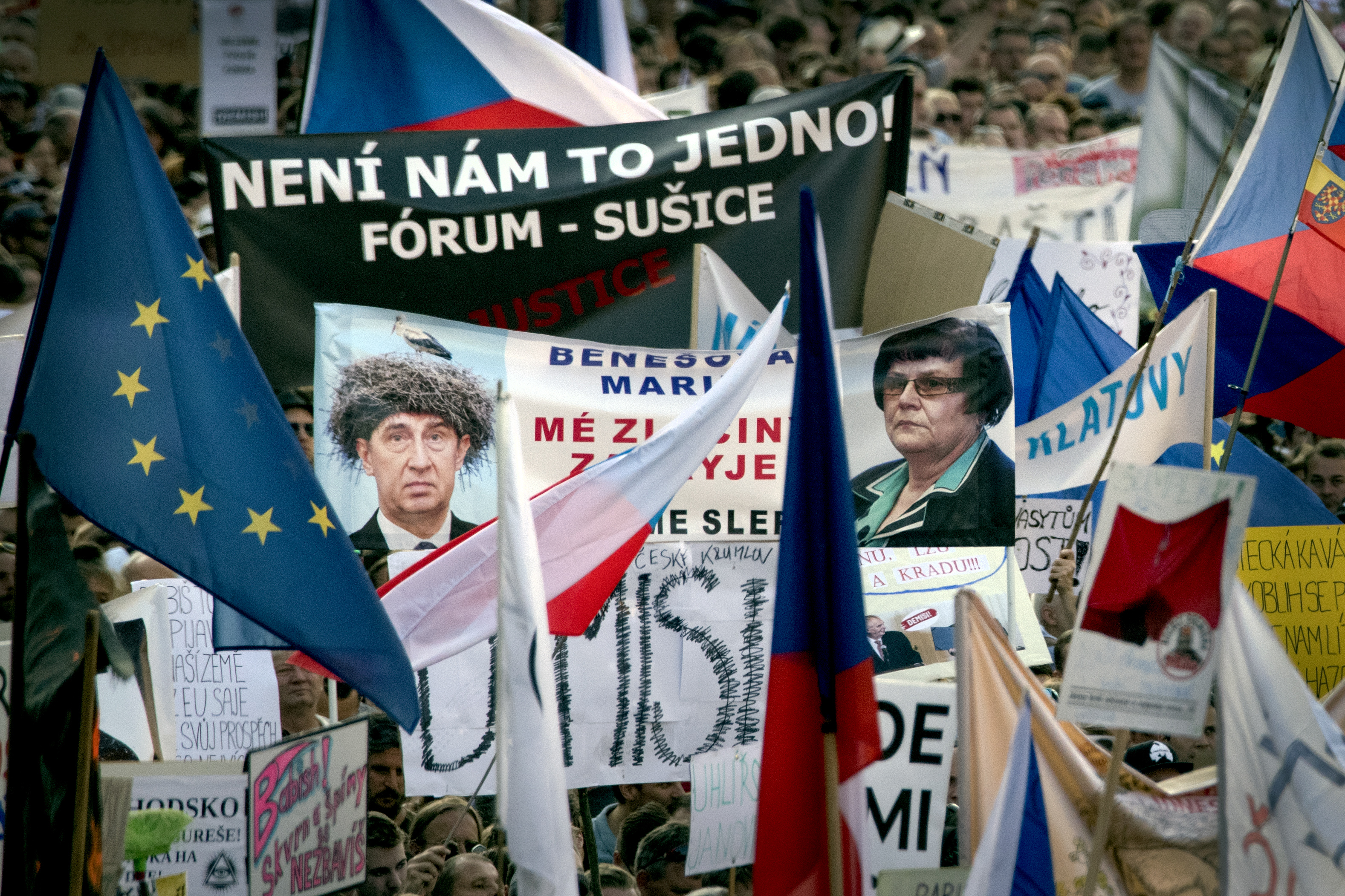 Demonstrace za nezávislost justice a proti počínání premiéra Andreje Babiše, Václavské náměstí 4.6.2019